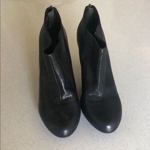 Kenneth Cole Reaction Ankle Booties